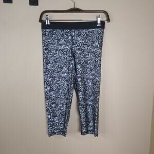 Terez Mid-Rise Sunflower Seed Capri Leggings Size S